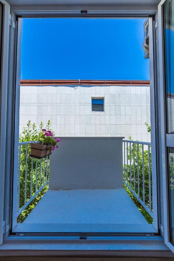 Calle Larga Ventidue Zára Kültér fotó
